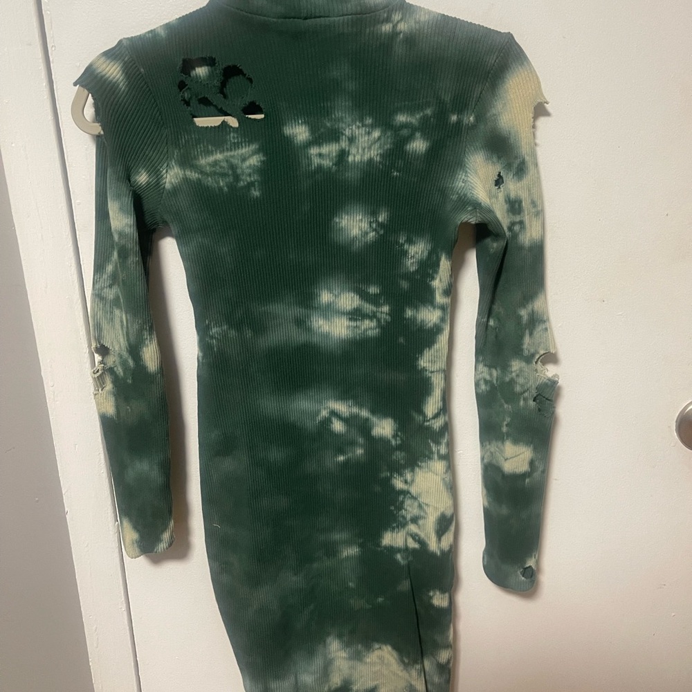 Dress - Picture 4 of 4